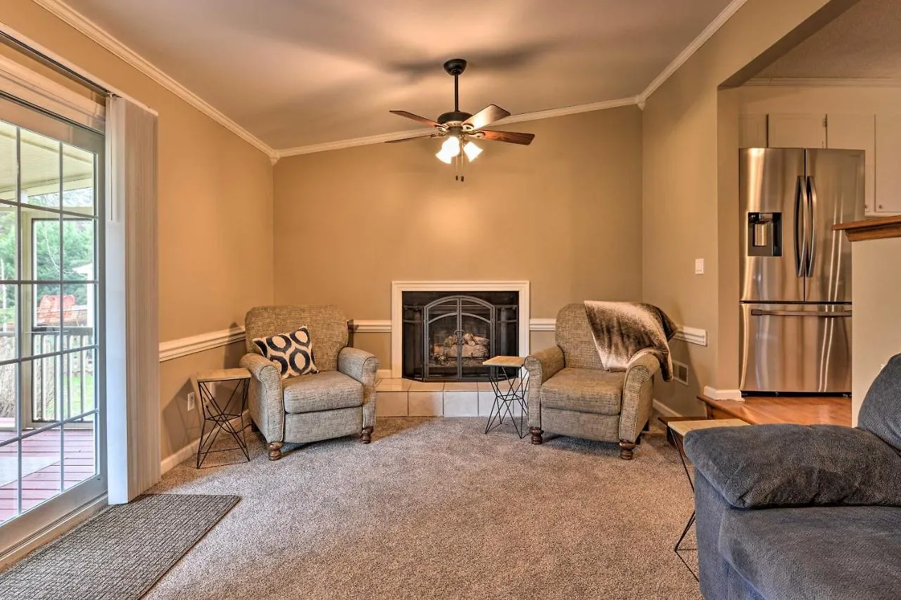 Holiday home Cozy Home With Fenced Yard Less Than 1 Mi Downtown Matthews! Charlotte