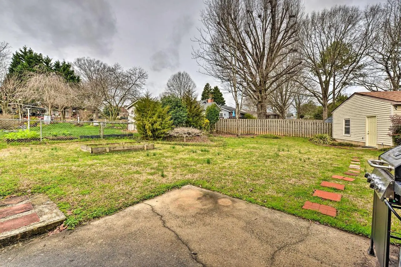 Cozy Home With Fenced Yard Less Than 1 Mi Downtown Matthews! Charlotte 0*,  United States