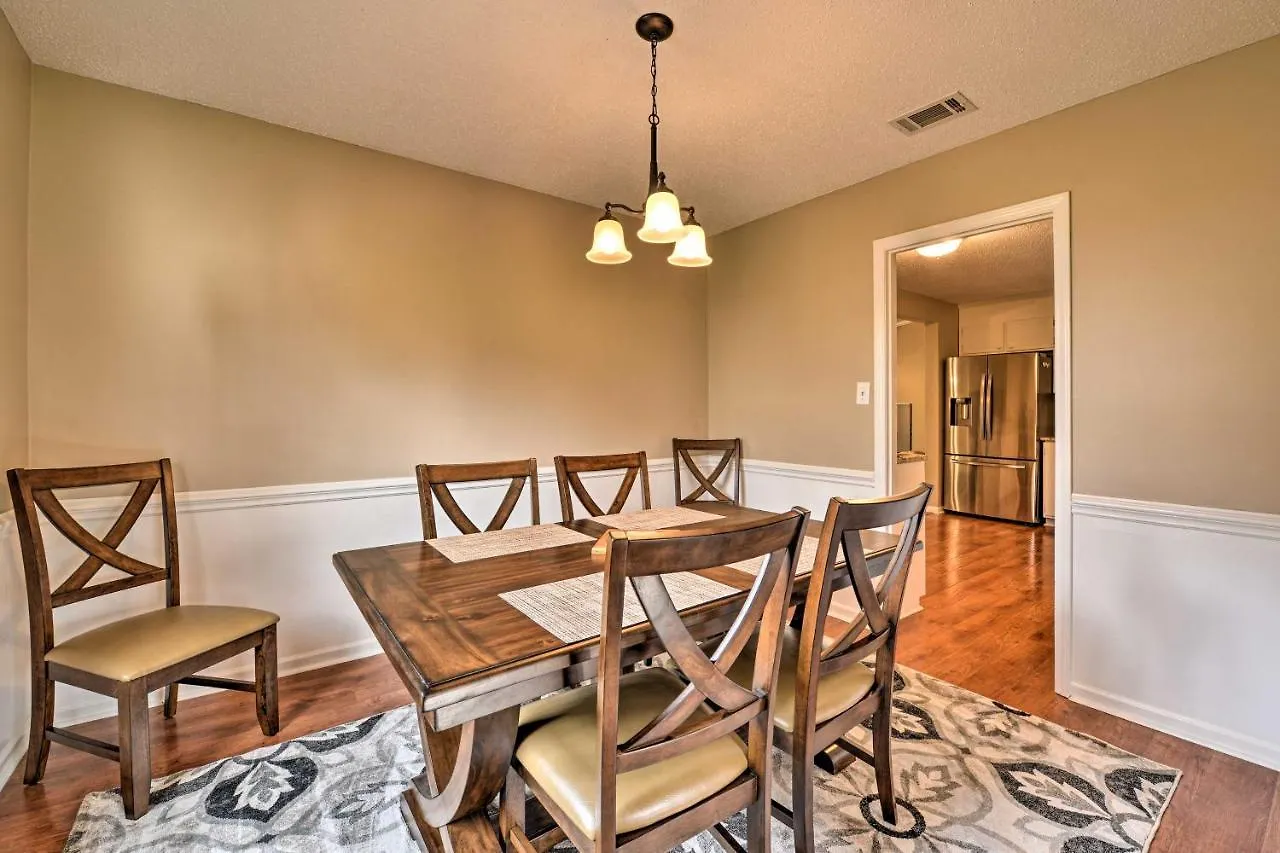 Cozy Home With Fenced Yard Less Than 1 Mi Downtown Matthews! Charlotte