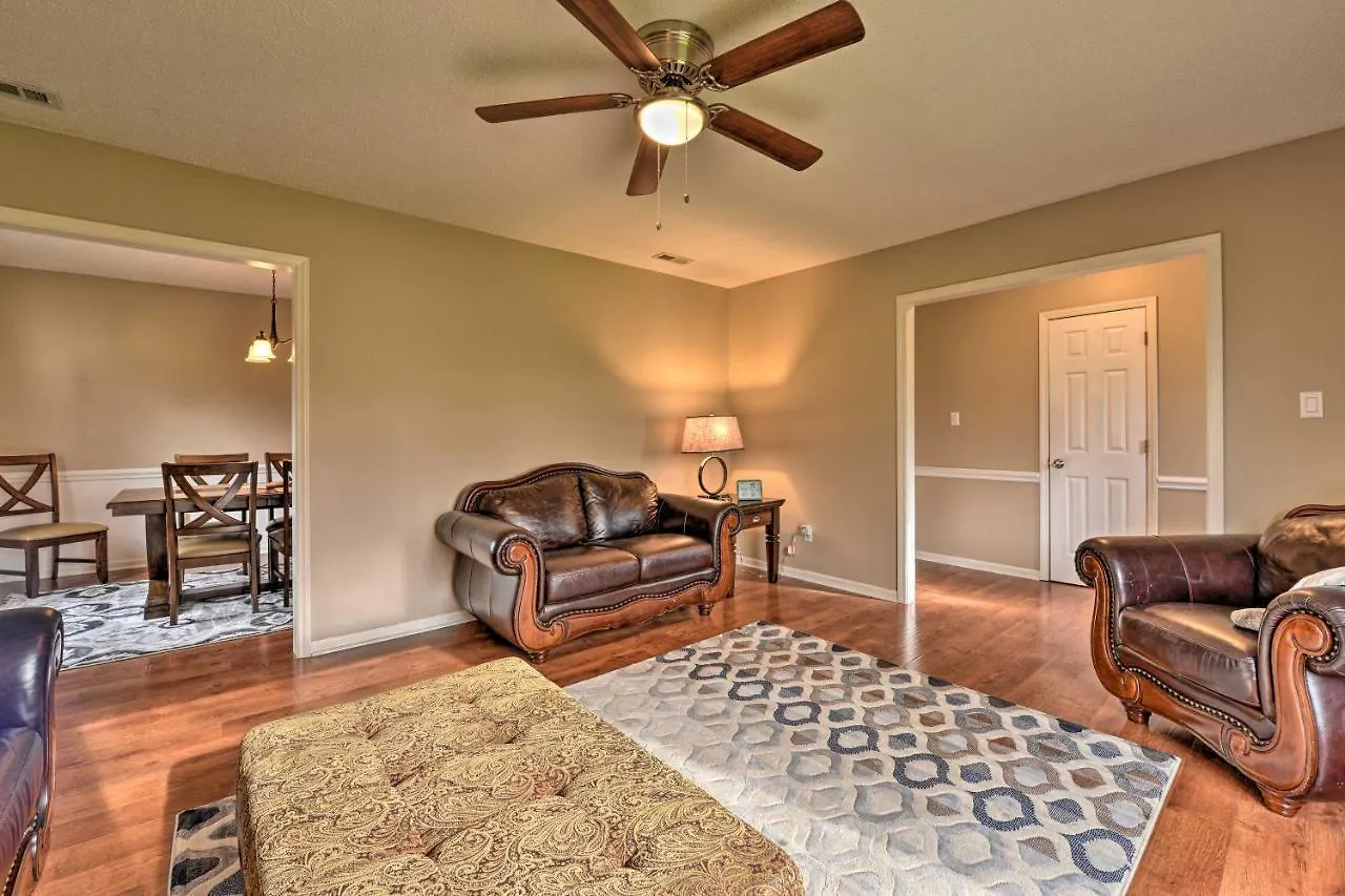 Cozy Home With Fenced Yard Less Than 1 Mi Downtown Matthews! Charlotte United States