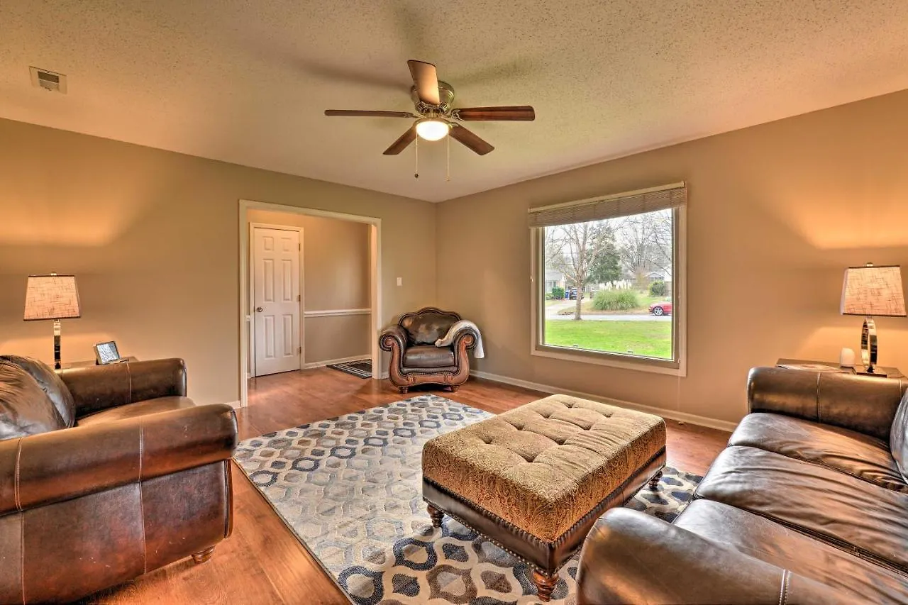 Cozy Home With Fenced Yard Less Than 1 Mi Downtown Matthews! Charlotte 0*,  United States